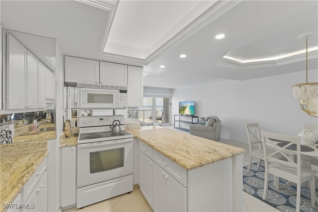 3443 Gulf Shore Boulevard N - Photo 4