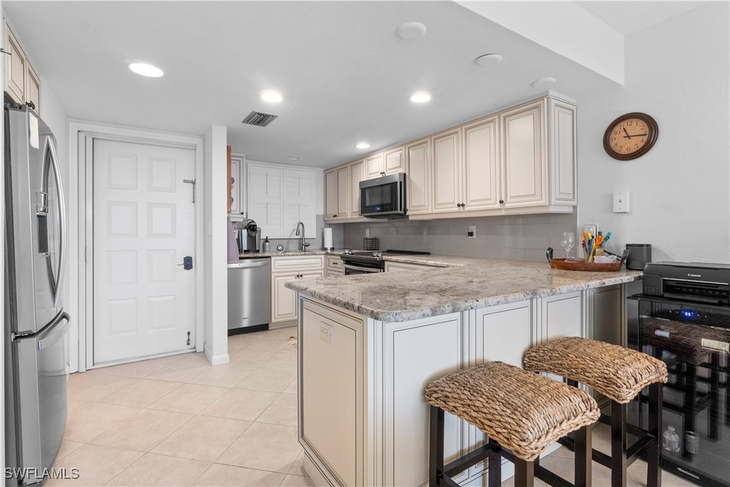 271 Southbay Drive - Photo 2