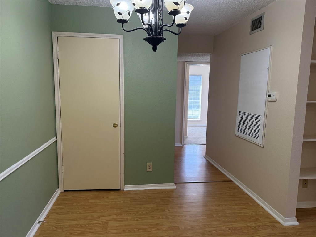 2121 Hepburn Street - Photo 11