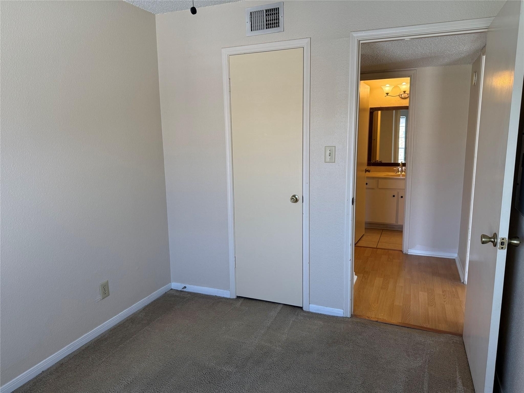 2121 Hepburn Street - Photo 13
