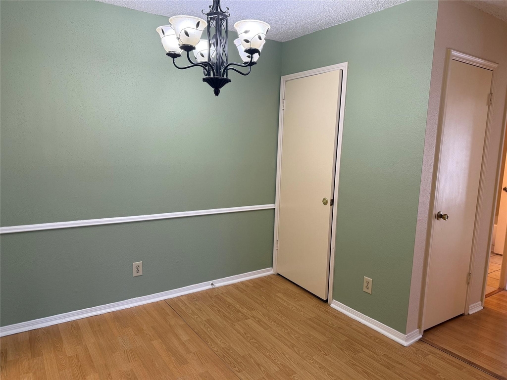 2121 Hepburn Street - Photo 4