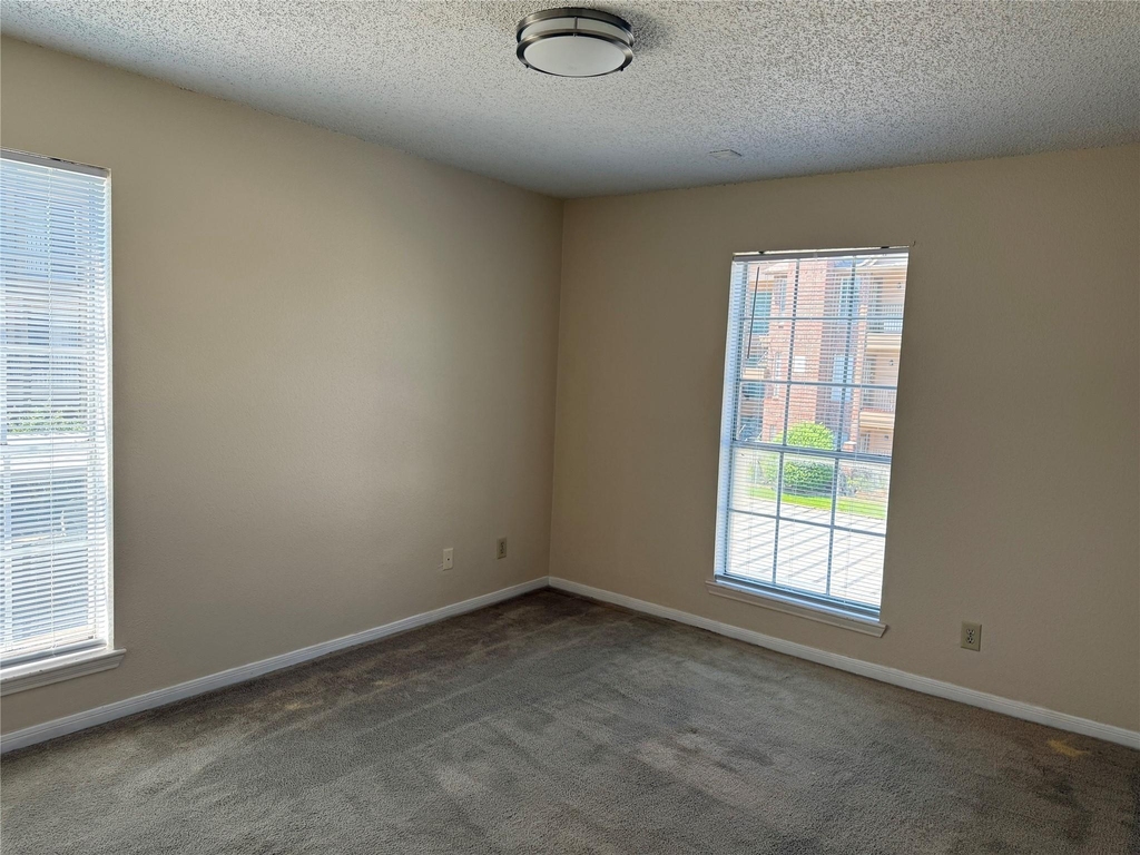 2121 Hepburn Street - Photo 17