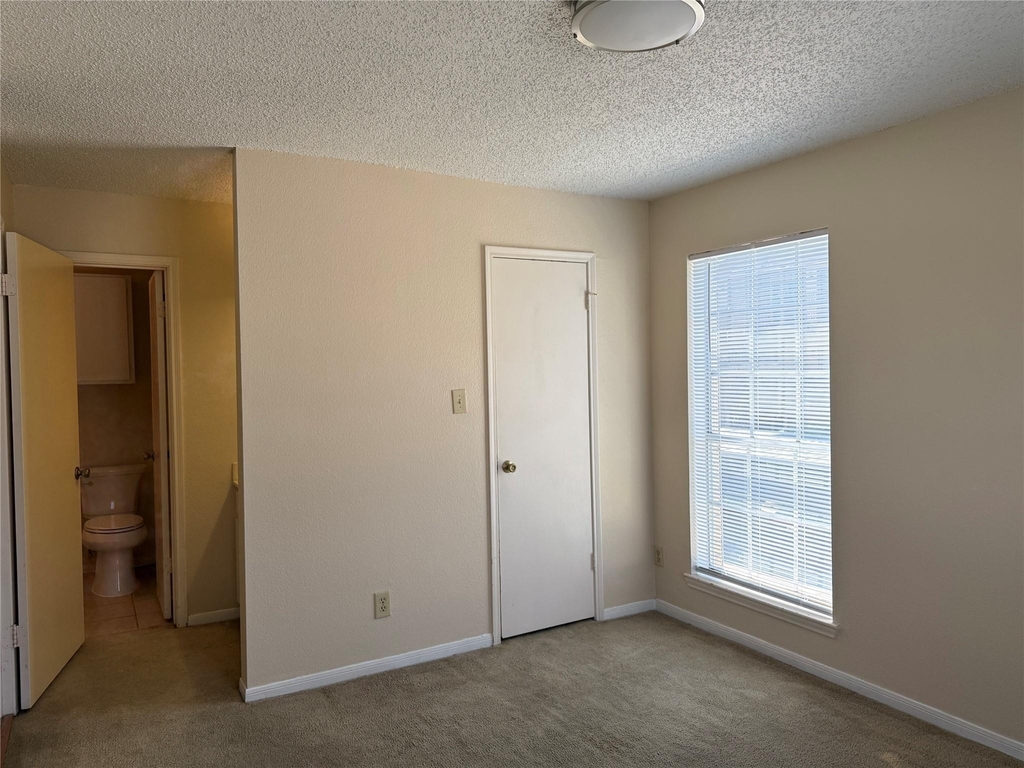 2121 Hepburn Street - Photo 18