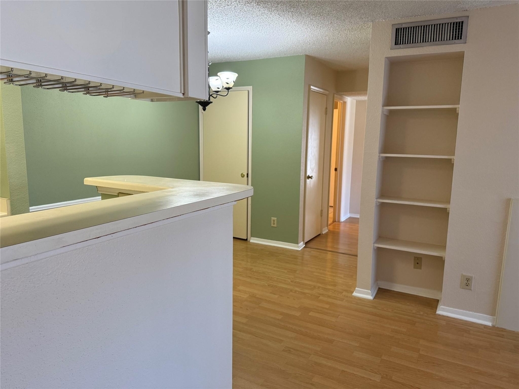 2121 Hepburn Street - Photo 3