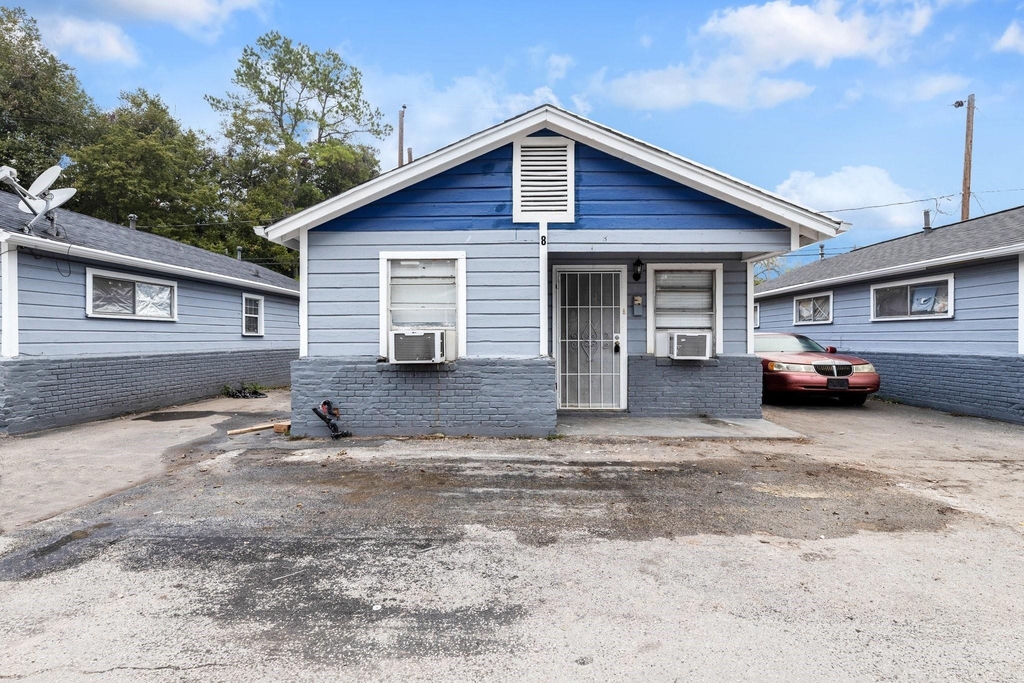 4203 Hirsch Road - Photo 0