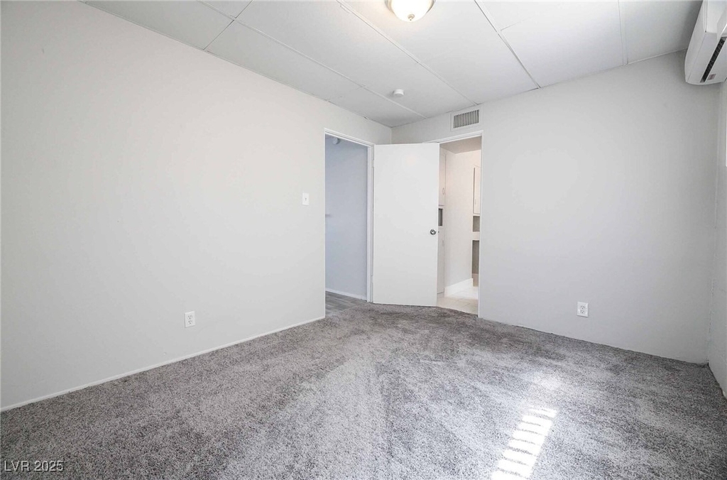 239 W Cleveland Avenue - Photo 2