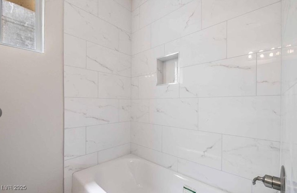 239 W Cleveland Avenue - Photo 4