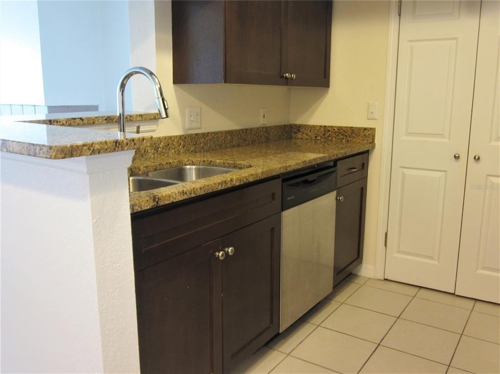 10200 Gandy Boulevard N - Photo 5
