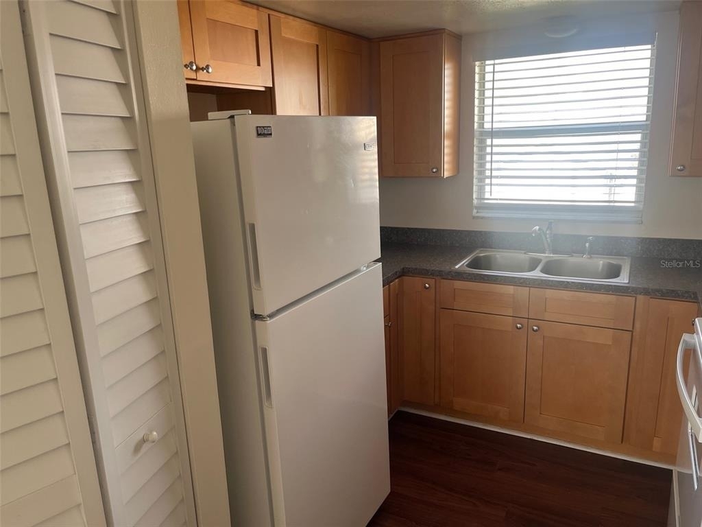 105 11th Avenue - Photo 4