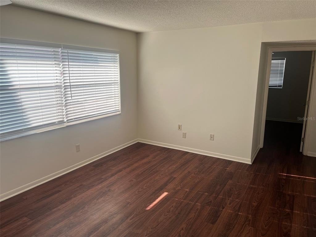 105 11th Avenue - Photo 2