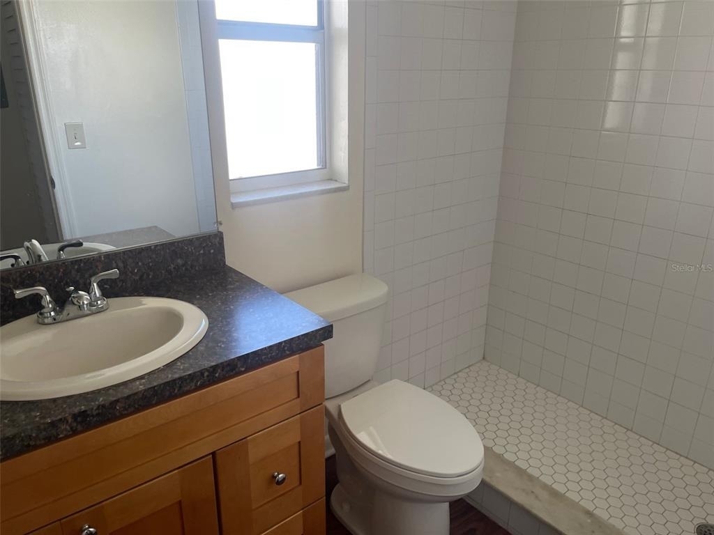 105 11th Avenue - Photo 8