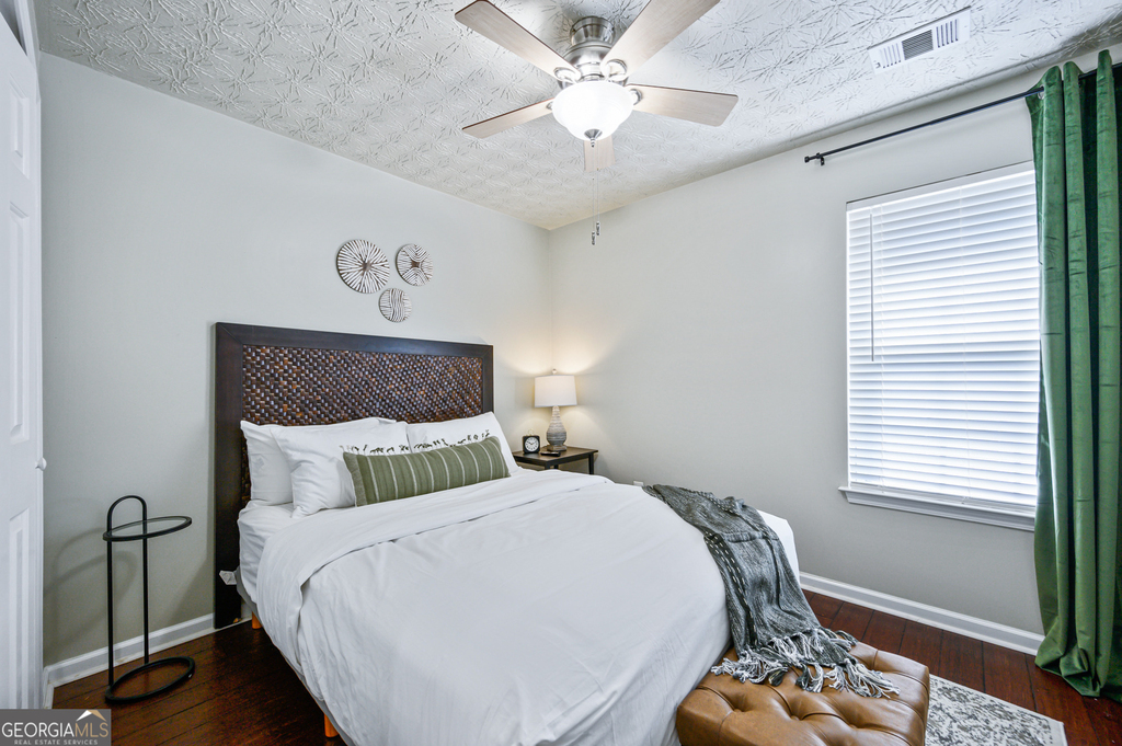 1431 Bay Overlook Drive - Photo 0