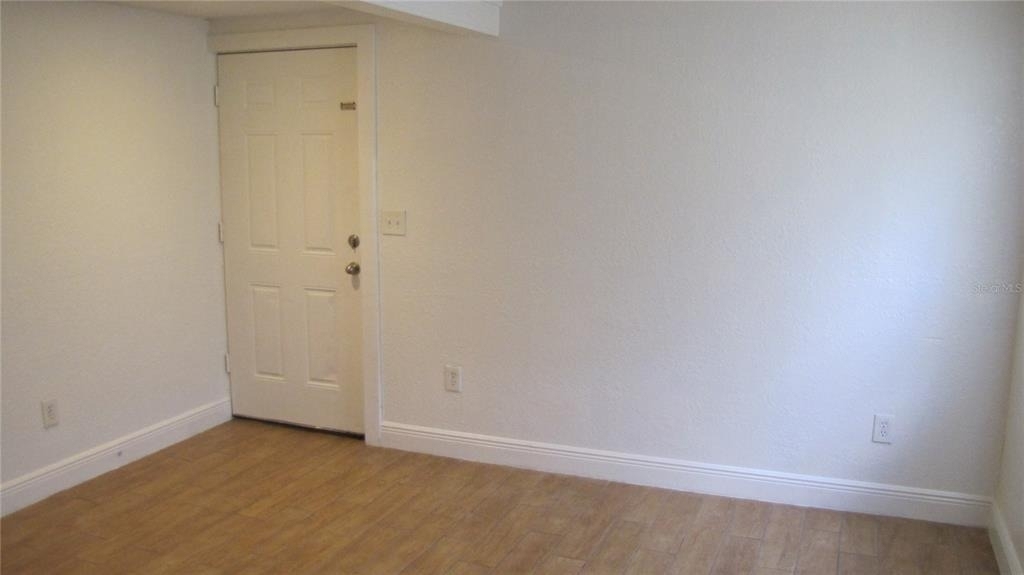 109 E Gladys Street - Photo 2
