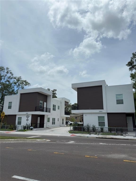 13614 N 22nd Street - Photo 2