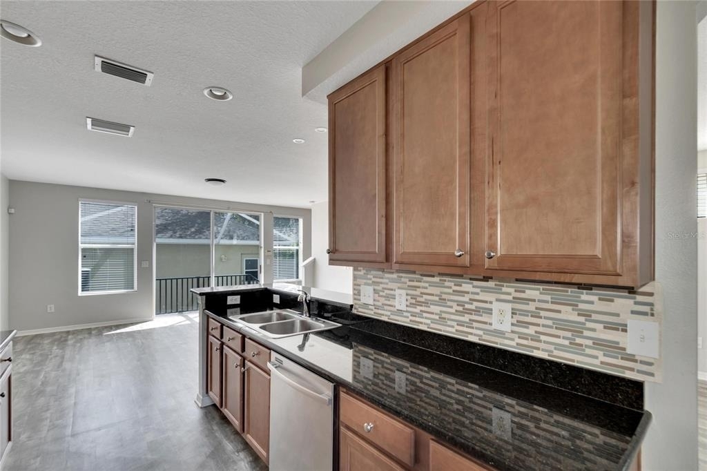 7322 S Trask Street - Photo 17