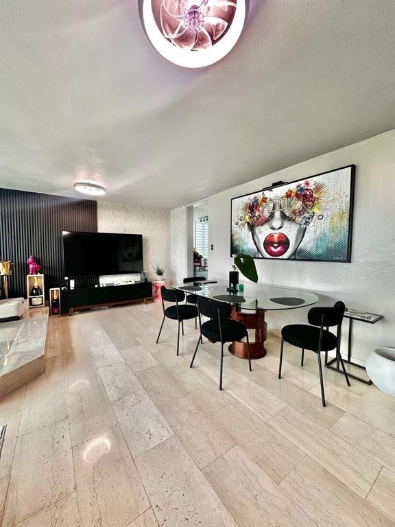 1261 Luis Vigoreaux Avenue - Photo 3