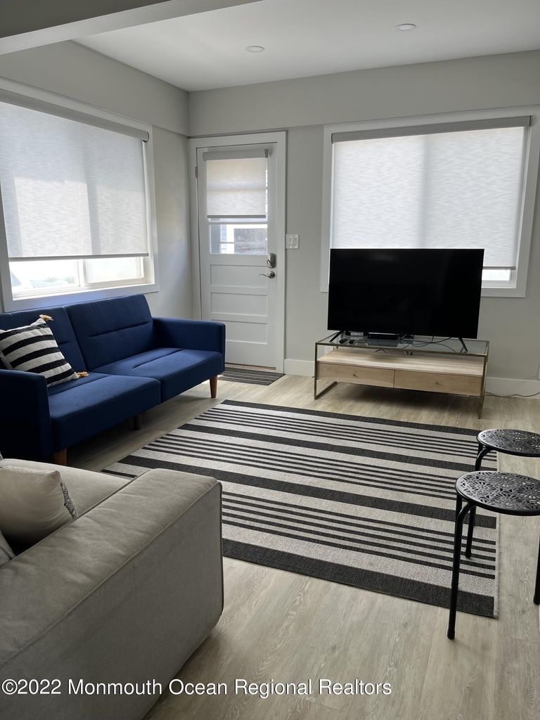 204 4th Avenue - Photo 7