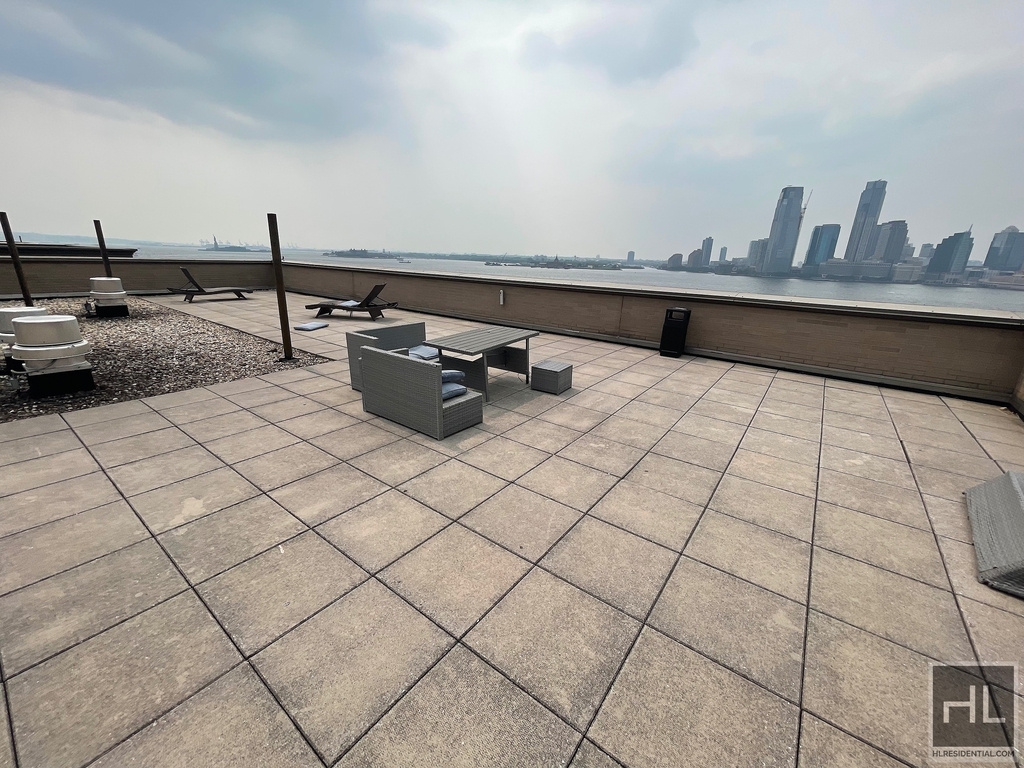 Battery Place - Photo 17