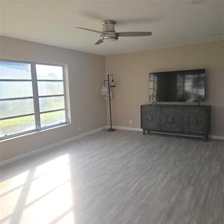 5385 Lakefront Boulevard - Photo 9