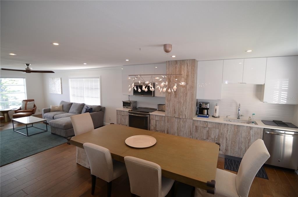 4420 Exeter Drive - Photo 3