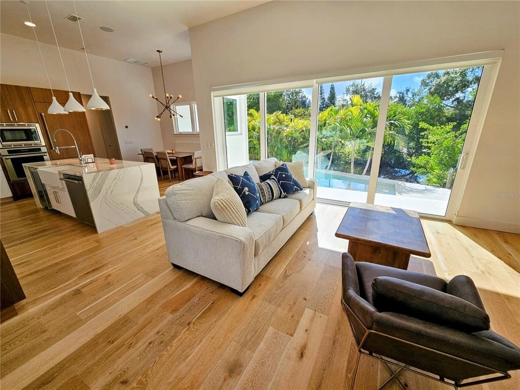 2408 Nassau Street - Photo 37