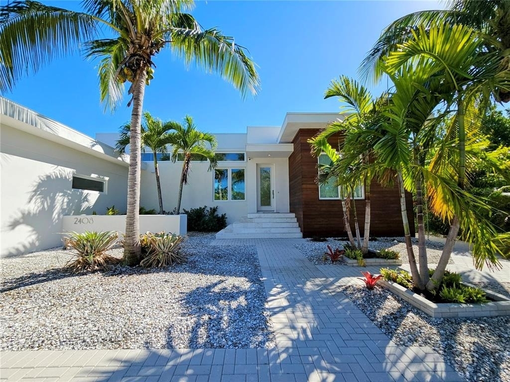 2408 Nassau Street - Photo 0