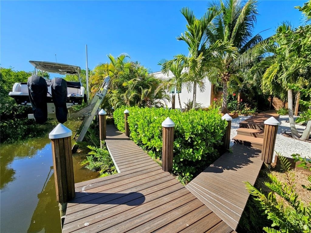 2408 Nassau Street - Photo 1