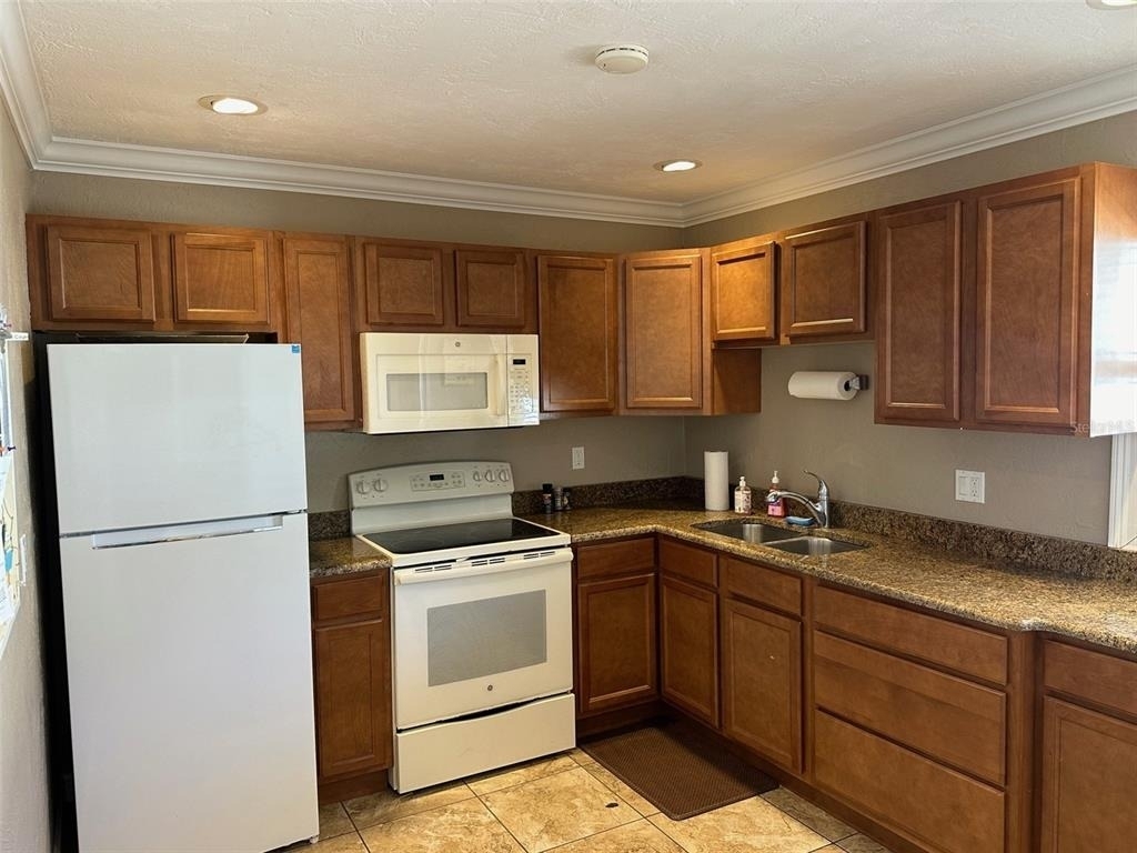 2100 N Peninsula Avenue - Photo 33