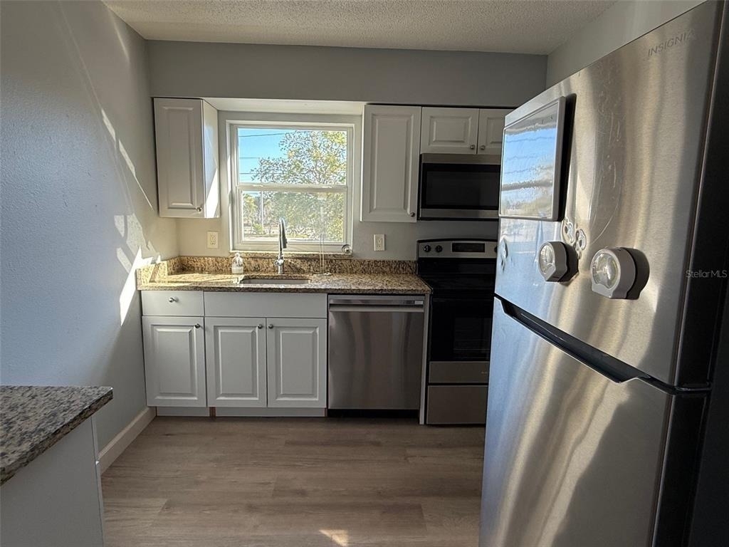 805 Louisville Street - Photo 3