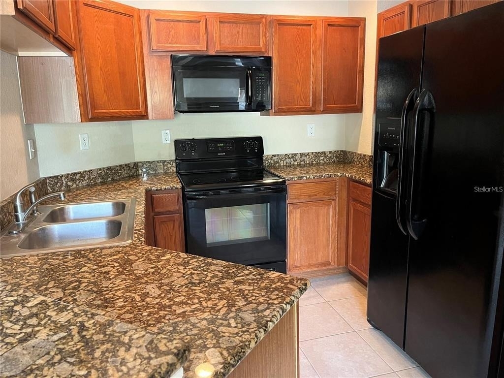 4600 E Moody Boulevard - Photo 2