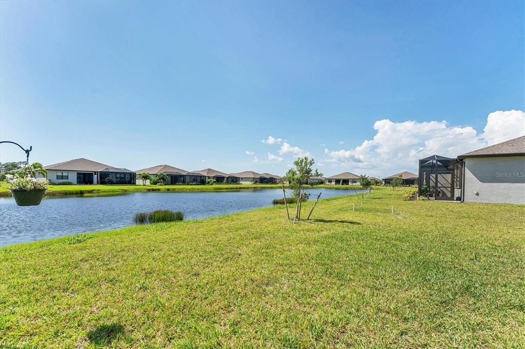 2049 Bonito Way - Photo 37