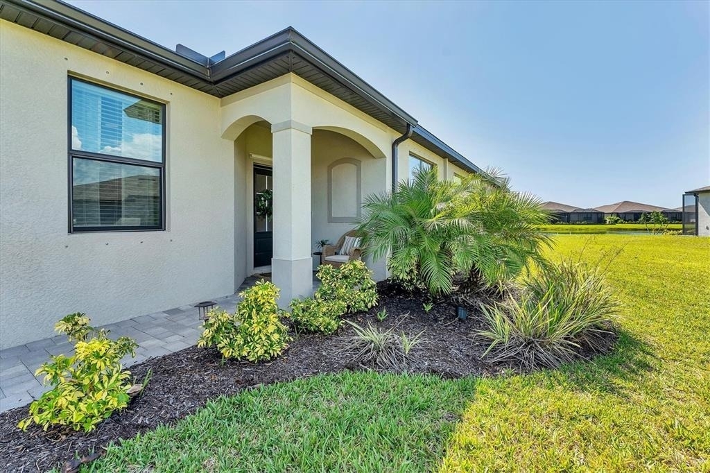 2049 Bonito Way - Photo 0