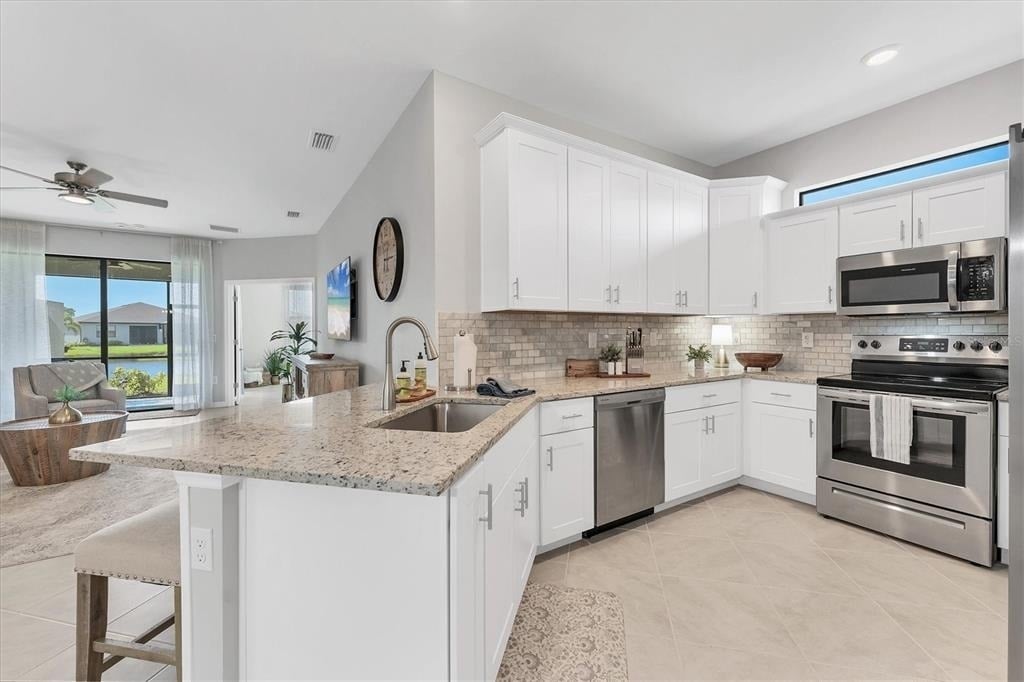 2049 Bonito Way - Photo 18