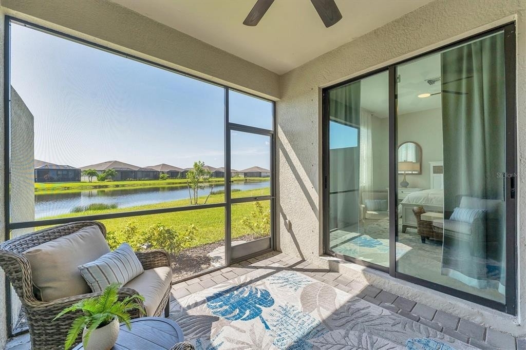 2049 Bonito Way - Photo 36
