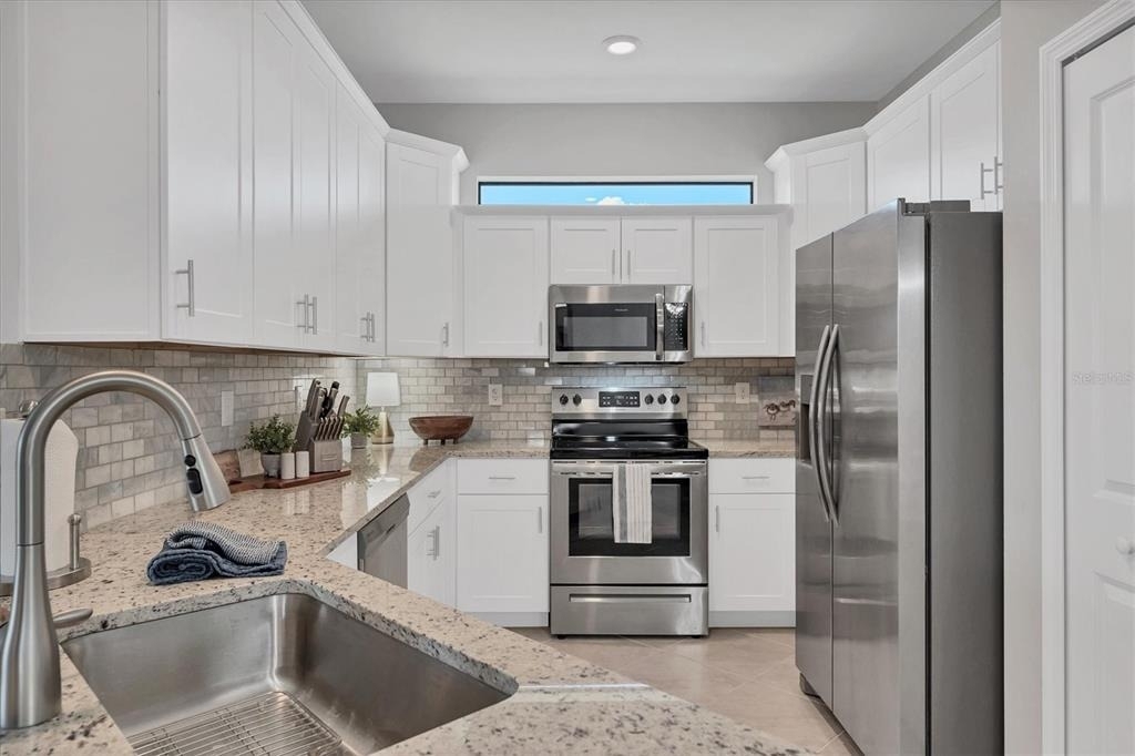 2049 Bonito Way - Photo 19