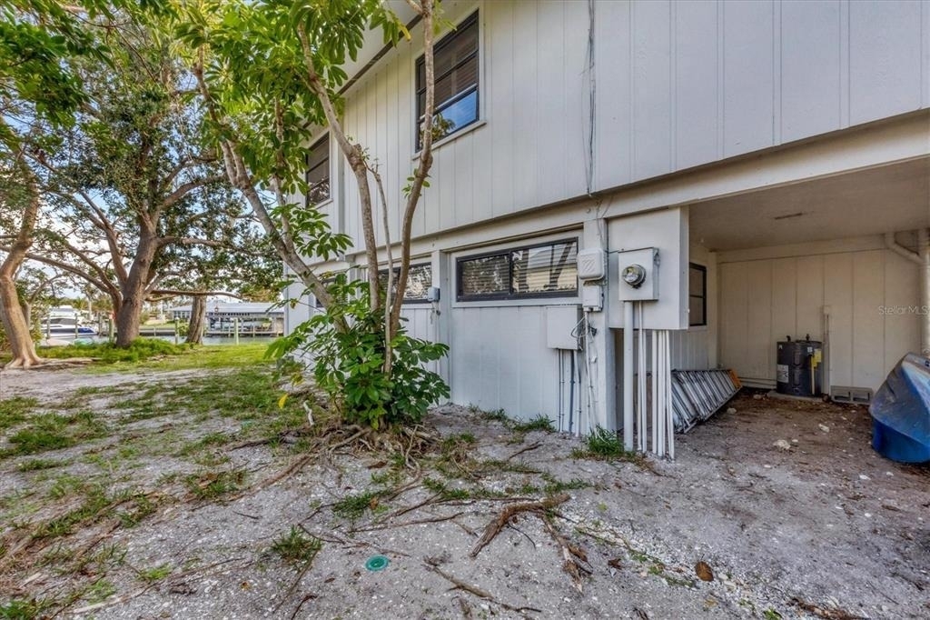 140 Damfino Street - Photo 35
