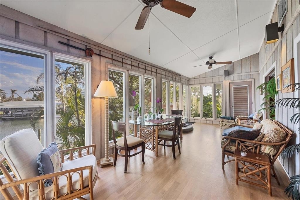 140 Damfino Street - Photo 18