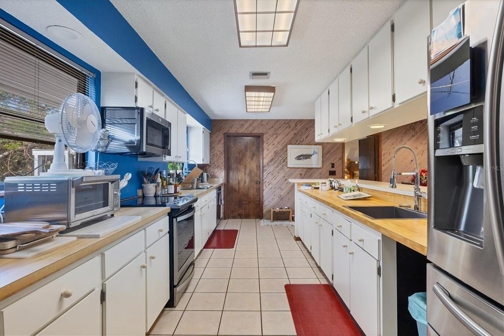 140 Damfino Street - Photo 16