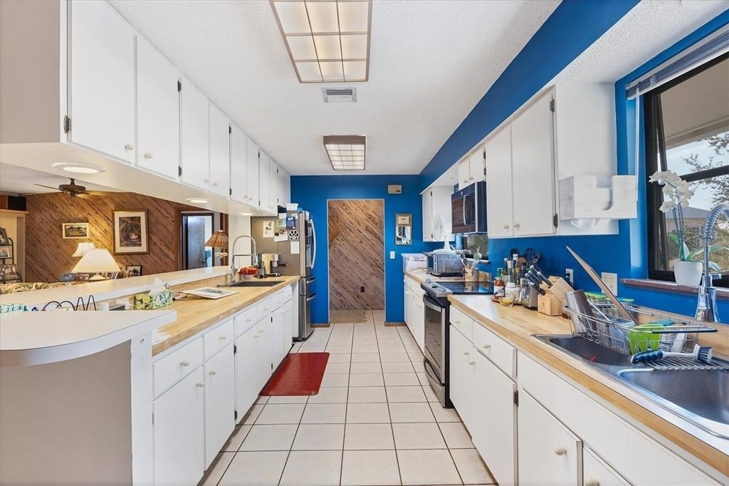 140 Damfino Street - Photo 15