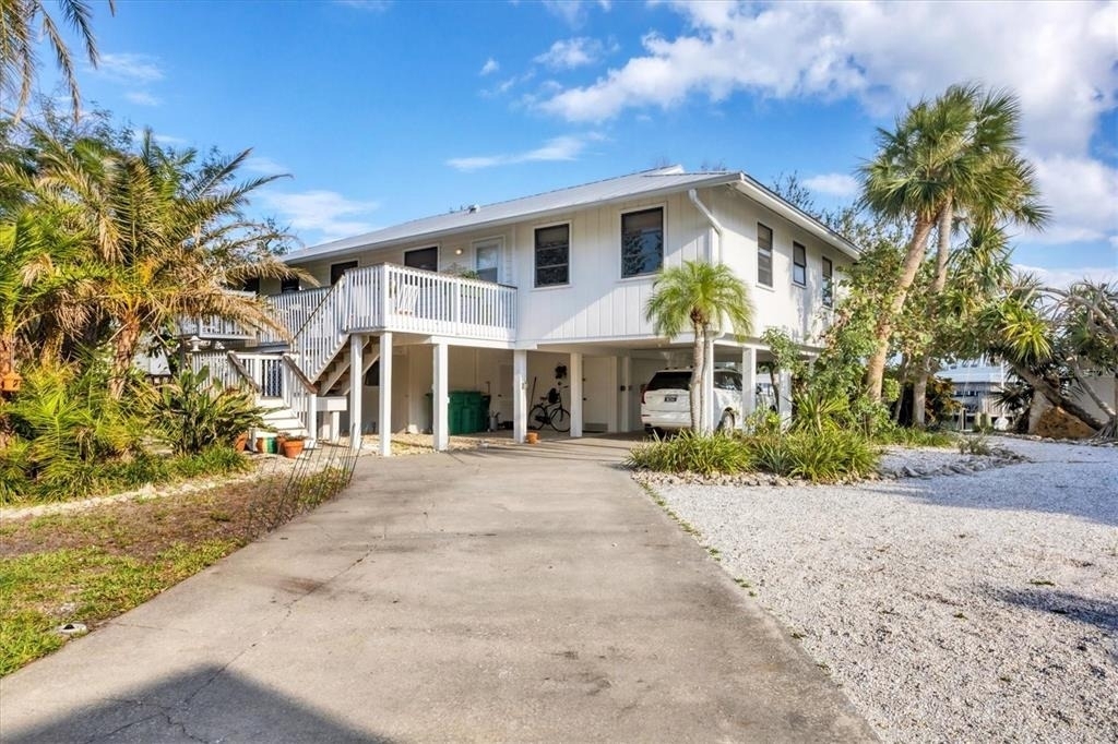 140 Damfino Street - Photo 0