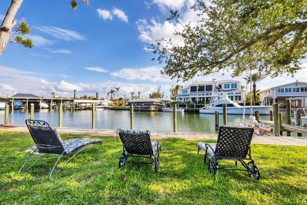 140 Damfino Street - Photo 39