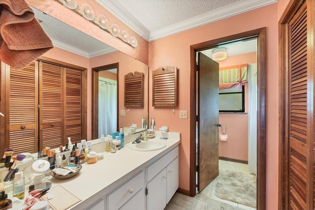 140 Damfino Street - Photo 21