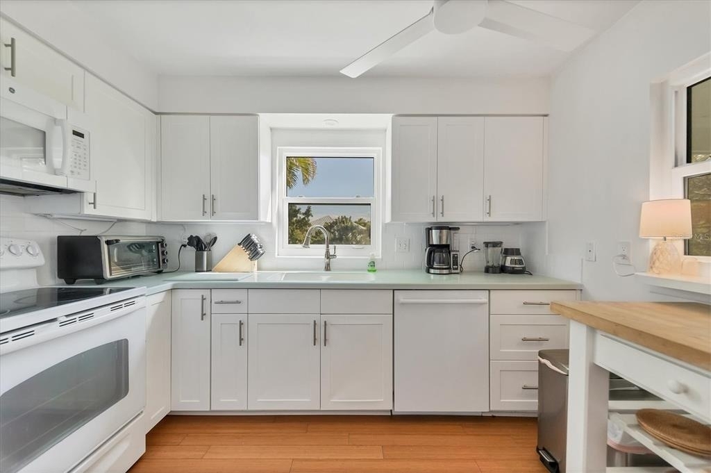 261 Lee Avenue - Photo 9