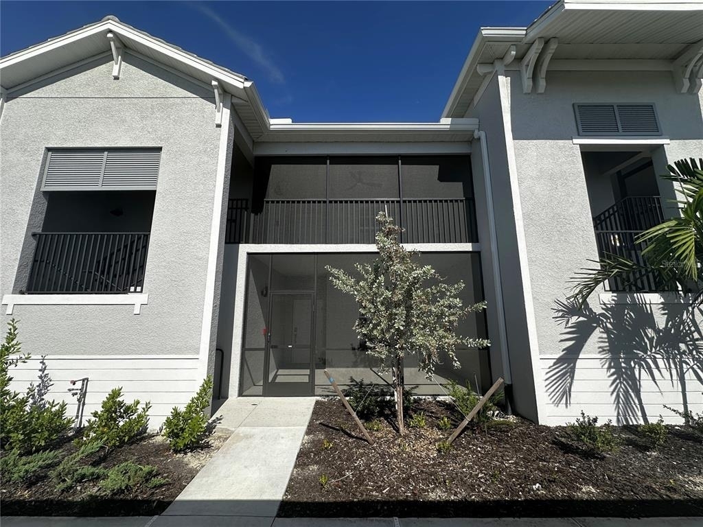 14221 Heritage Landing Boulevard - Photo 1