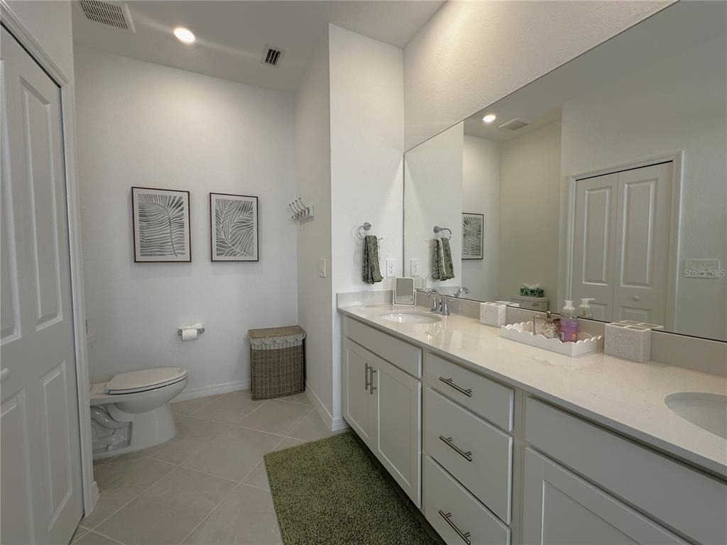 14221 Heritage Landing Boulevard - Photo 12