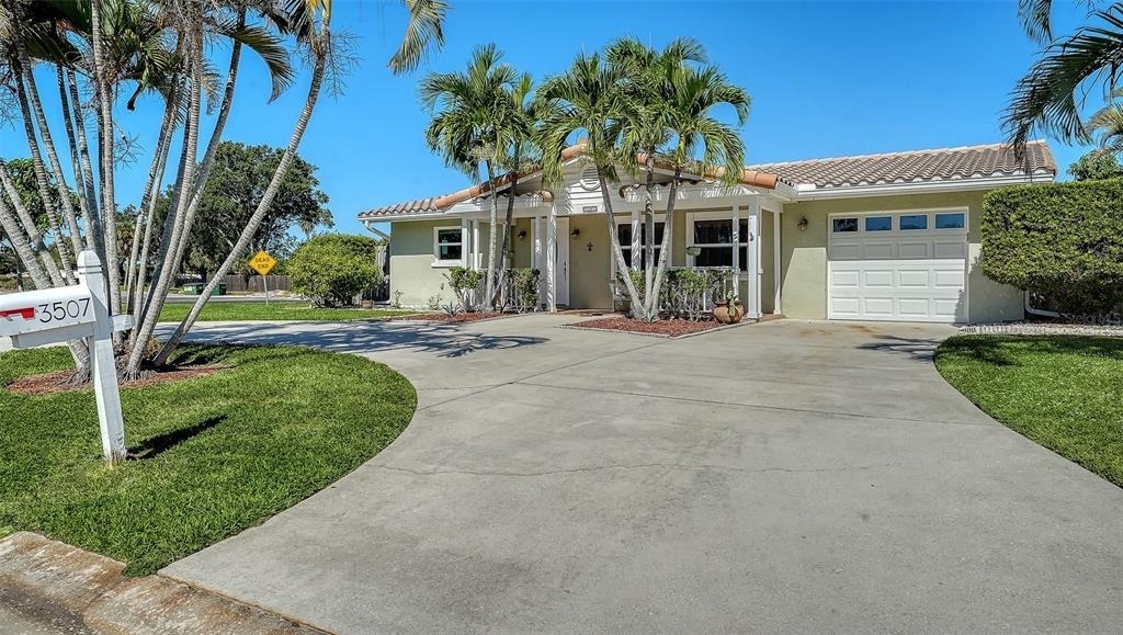 3507 Pinecrest Street - Photo 0