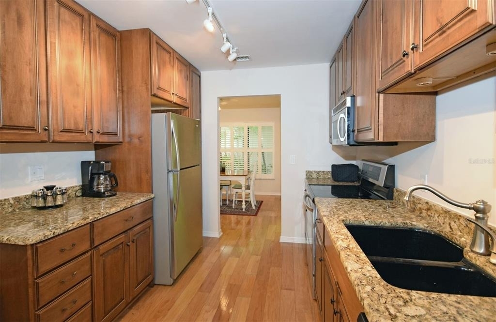 231 Southampton Lane - Photo 7