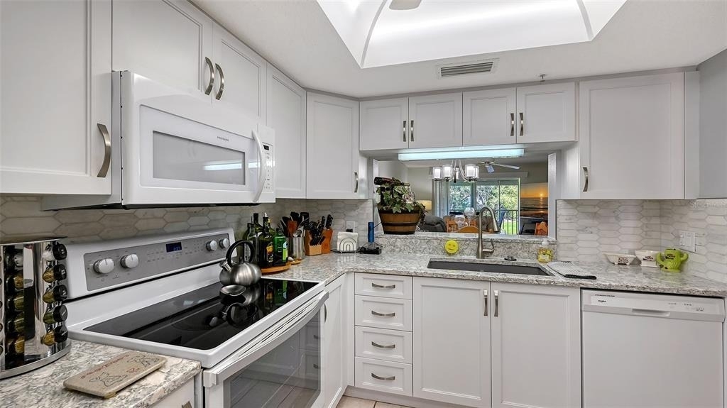 6505 Stone River Road - Photo 2