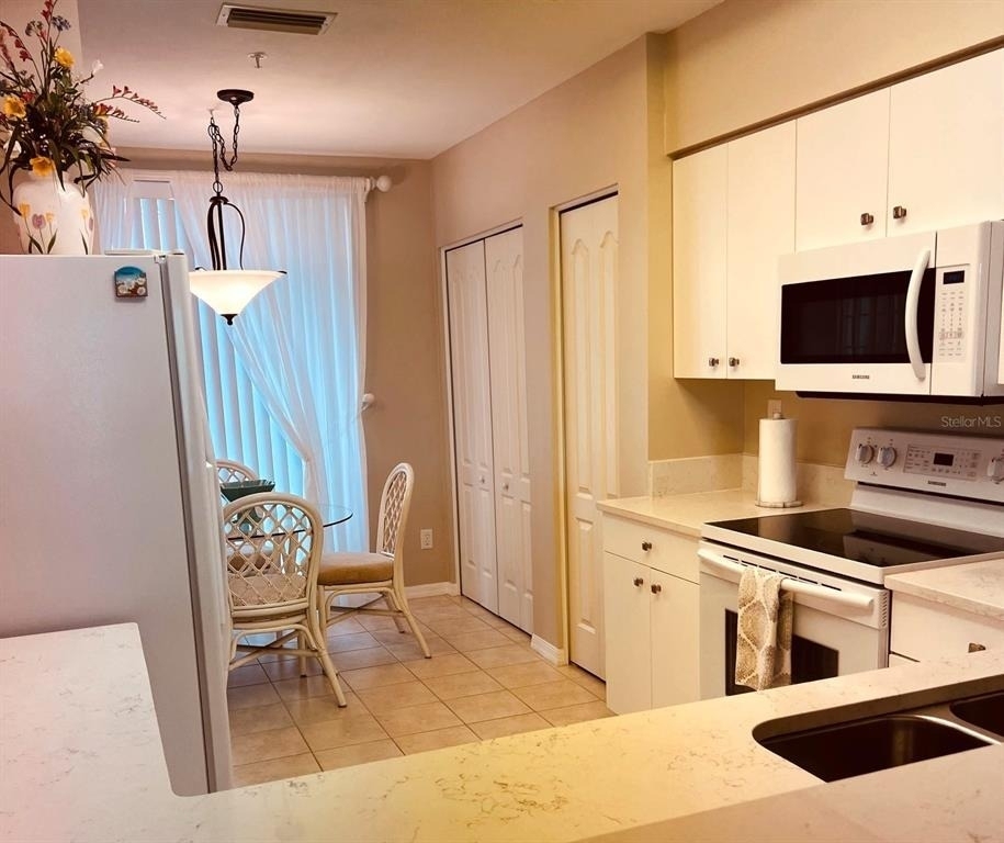 9641 Castle Point Drive - Photo 5