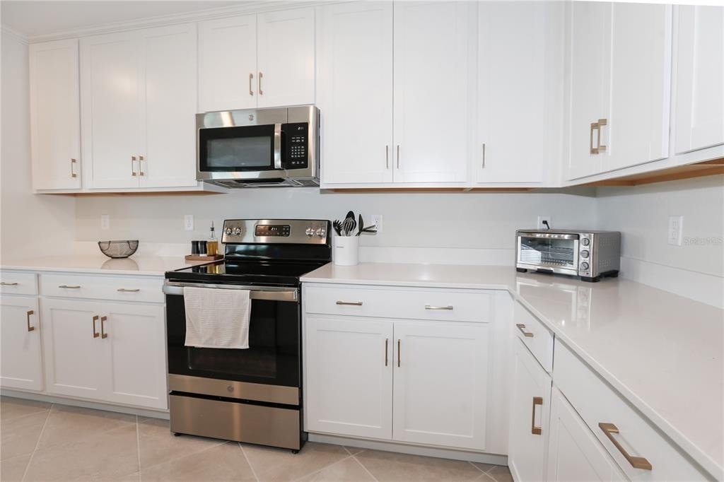 14141 Heritage Landing Boulevard - Photo 9